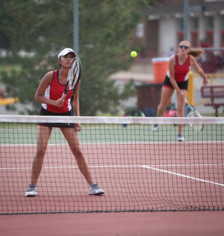 Varsity Girls Tennis VS Shawnee Mission East