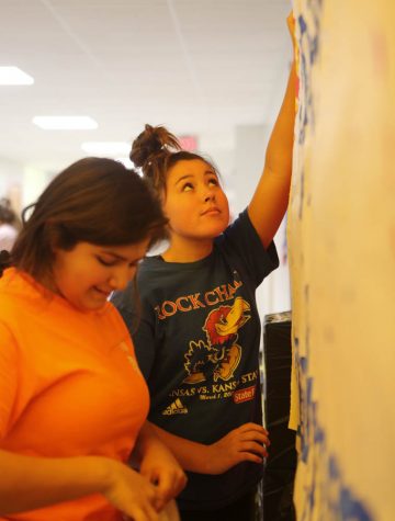 StuCo Hallway Decorating